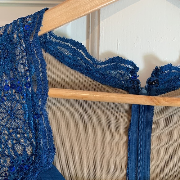 Petite Alex Evenings, blue, formal dress size 4P. - Picture 4 of 14